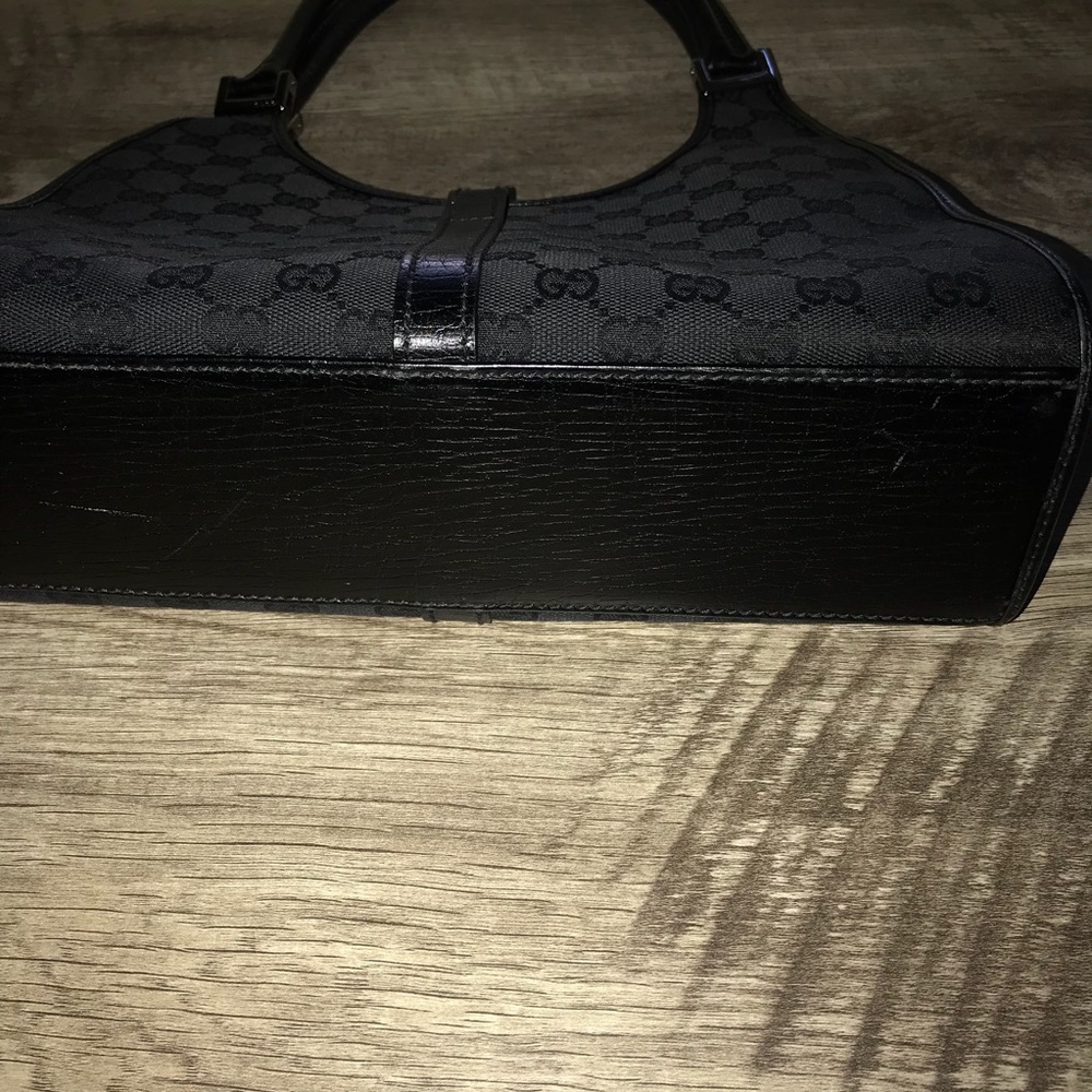 Gucci - Picture 3 of 8
